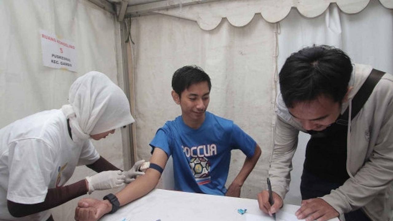 Sadar bahaya AIDS, warga Jakarta cek darah di posko KPAP Jakarta