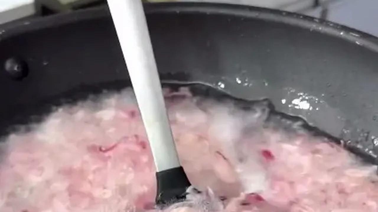 Cuma Pakai 1 Bahan Dapur, Ini Rahasia Menggoreng Bawang Merah agar Harum dan Super Renyah