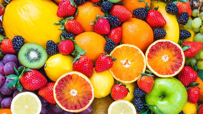 Lima buah ini cocok dikonsumsi para pelaku diet karena ampuh turunkan berat badan. Penasaran? (foto: shutterstock)