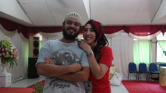 Henny Mona dan Rio Reifan