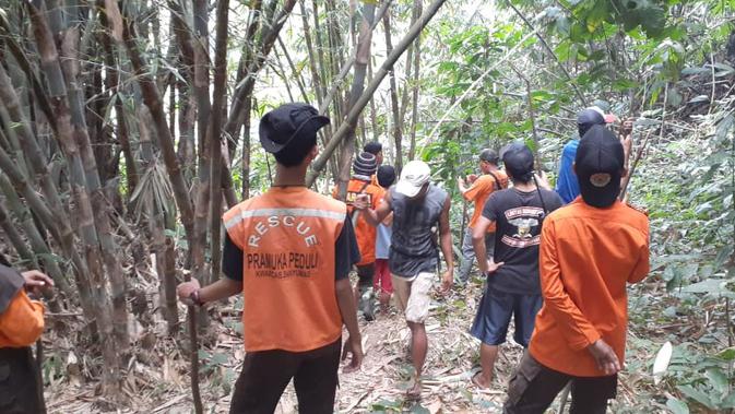 Pencarian orang hilang di lereng Gunung Slamet, Desa Kemutug Kidul, Baturraden, Banyumas,. (Foto: Liputan6.com/Tagana Banyumas/Muhamad Ridlo)