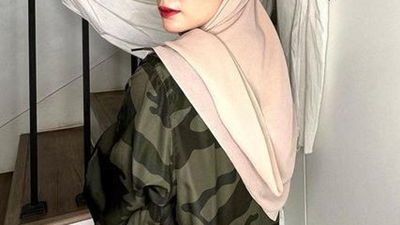 Tampil Formal dan Modis dengan Hijab Segitiga