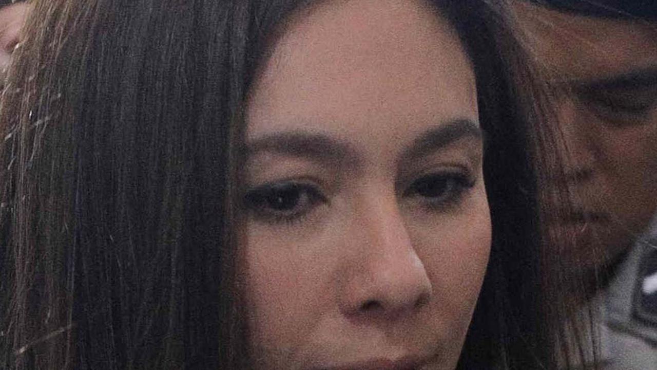 Wulan Guritno tiba di Gedung Bareskrim Polri sekitar pukul 11.40 WIB dengan mengenakan baju hitam berpadu celana warna putih.