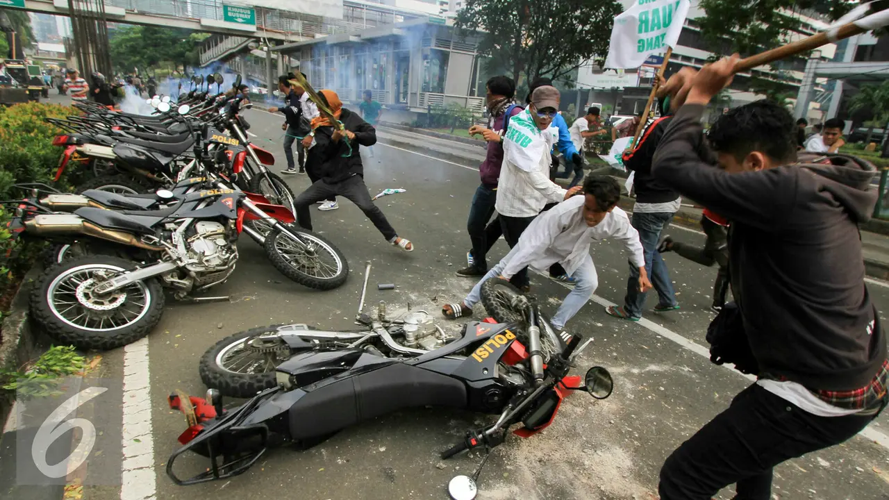 20160520- Demo Anti Ahok di KPK Berakhir Ricuh-Jakarta-Yoppy Renato