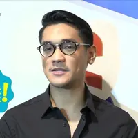 Afgan Syahreza dikabarkan menjalin hubungan spesial dengan Rossa. Saat ditanya kabar tersebut, seperti ini reaksi Afgan.