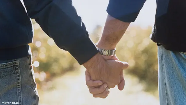 pura-pura-gay-130828b.jpg