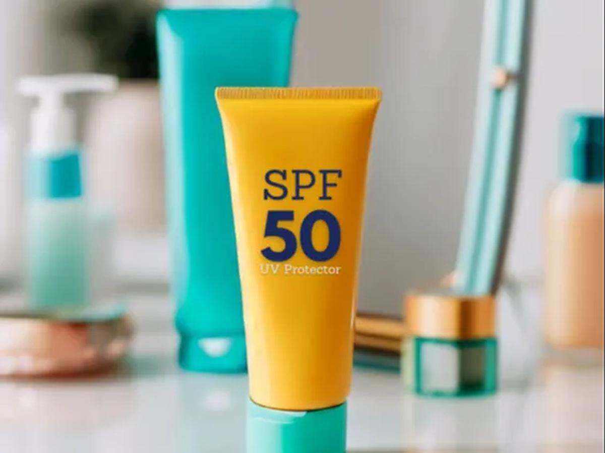 3. Sunscreen untuk Kulit Berminyak