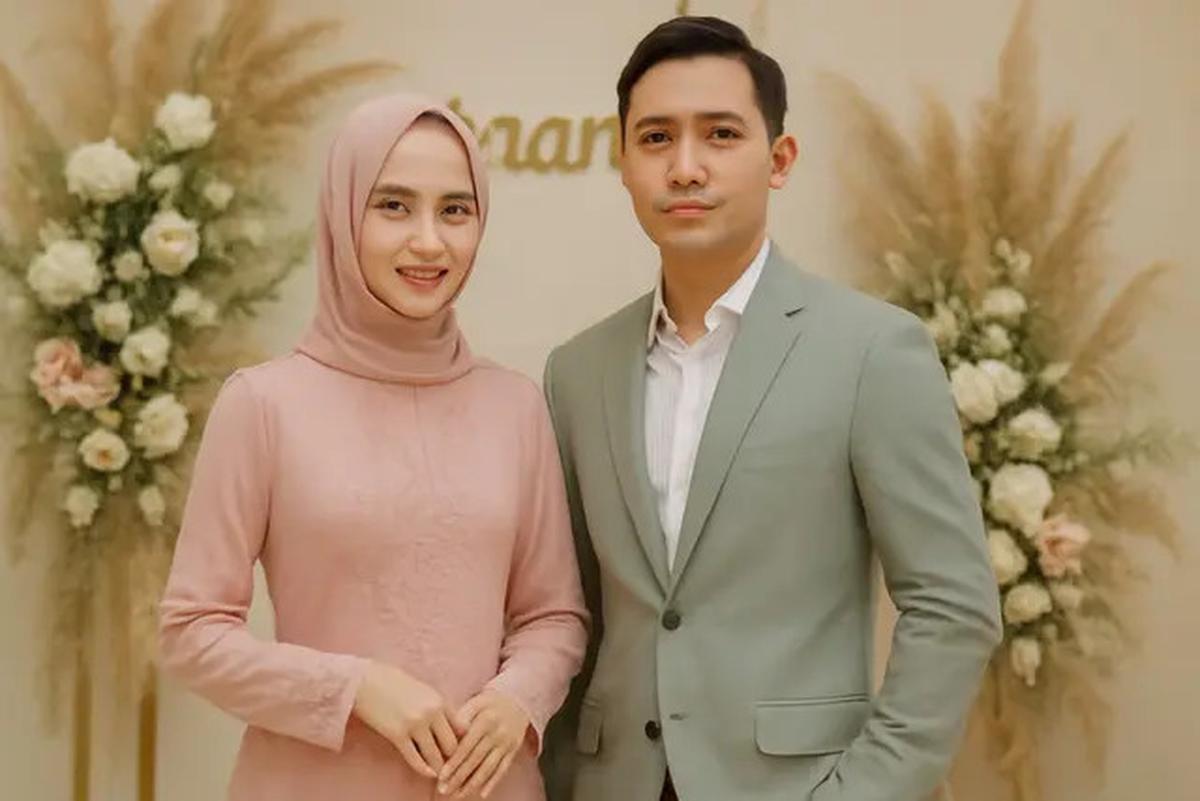 5 Model Outfit Couple untuk Acara Lamaran 2025, Tampil Menawan