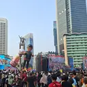 Warga Tumpah Ruah di Bundaran HI Rayakan HUT Jakarta