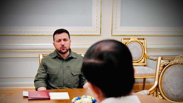 Pertemuan tete-a-tete antara Presiden Jokowi dengan Presiden Zelensky di Istana Maryinsky, Kiev, Ukraina. (Laily Rachev - Biro Pers Sekretariat Presiden)