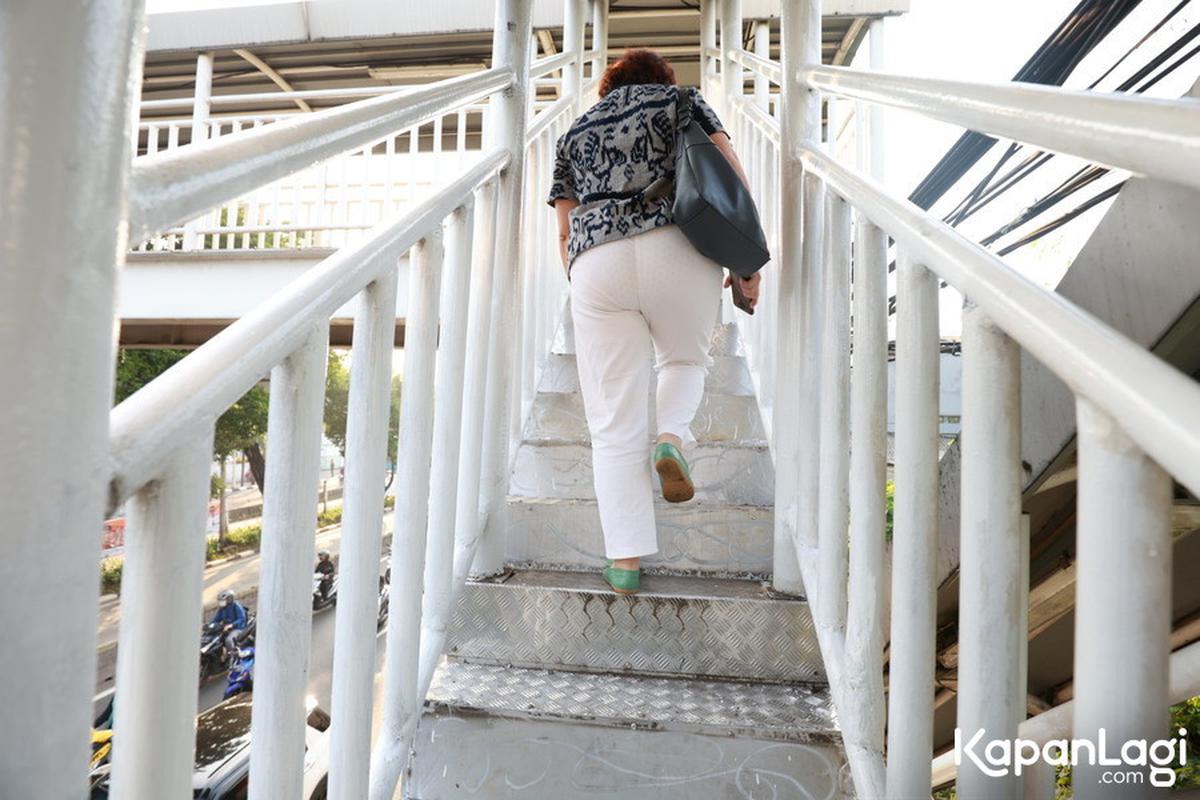 Potret Jembatan Penyebrangan Daan Mogot yang Tangganya Dicuri Kini Sudah Diperbaiki, Sudah Aman Digunakan
