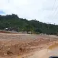 Jalan di desa perbatasan dengan Malaysia di Sambas