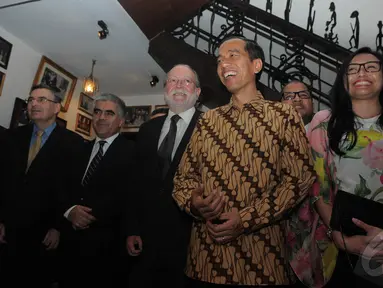 Gubernur DKI Joko Widodo (Jokowi) bertemu 15 duta besar di kawasan Cikini. Pertemuan berlangsung secara tertutup (Liputan6.com/Herman Zakharia).
