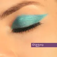 Mau pergi ke pesta? Sederet eye shadow ini bisa kamu jadikan pilihan. (Foto: Bambang e. Ros/Bintang.com, Digital Imaging: Nurman Abdul Hakim/Bintang.com)