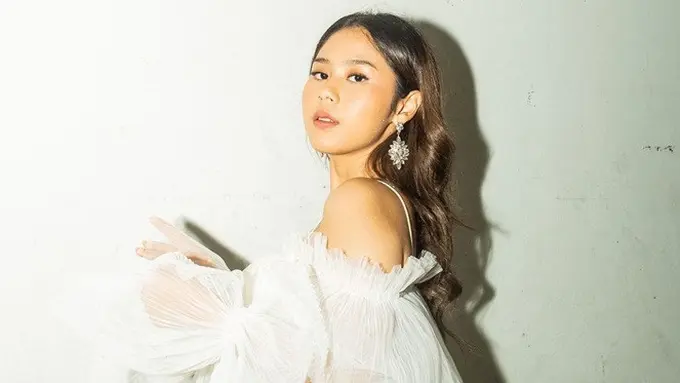 7 Pesona Nadin Amizah, Penyanyi Muda yang Didapuk Isi Soundtrack film Disney