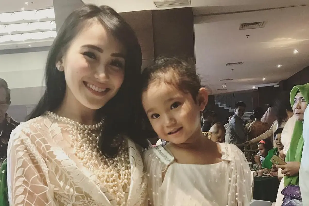 [Bintang] Ayu Ting Ting dan Bilqish