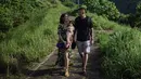 Menikmati liburan akhir tahunnya, Atiqah dan Rio memang terlihat sedang berlibur bersama di Bali. Dan di tengah-tengah itu juga Rio memberikan kejutan ulang tahun untuk istri tercinta. (Instagram/riodewanto)