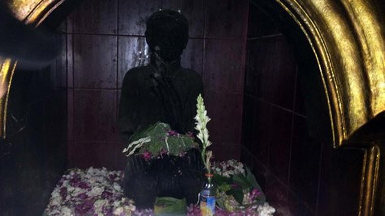 Menghadap Eyang Bancolono berharap berkah hingga kesehatan
