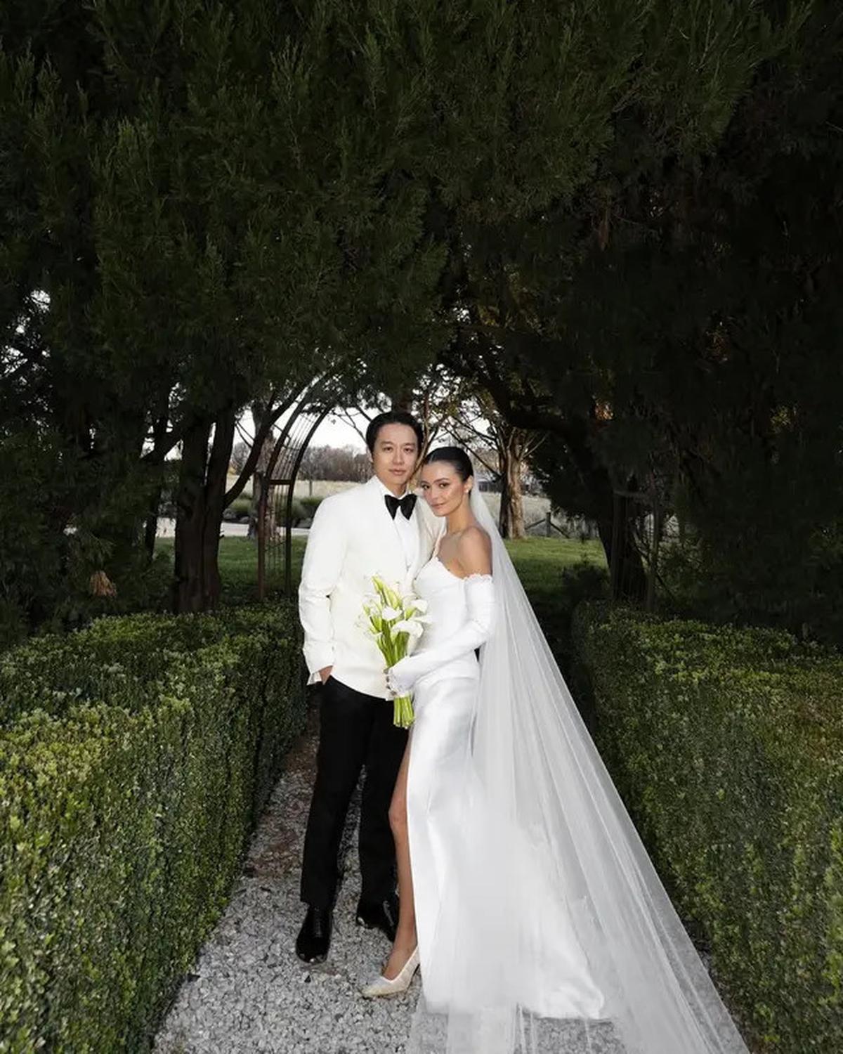 6 Potret Pernikahan Amanda Rawles dan Adriel Susanteo di Australia, Intim dan Romantis