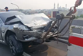 _Kronologi Kecelakaan Dua Mobil di Tol Wiyoto Wiyono Jaktim