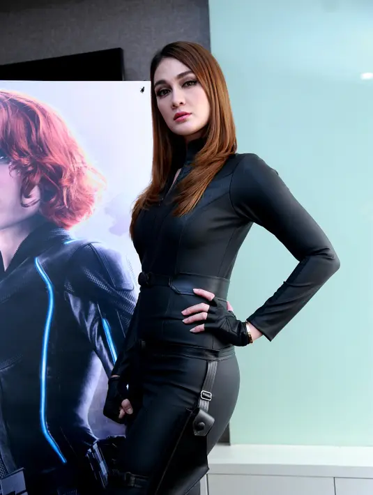 Luna Maya termasuk penggemar film-film superhero termasuk Avengers produksi Marvel. (foto: T. Wimbarsana/Bintang.com)