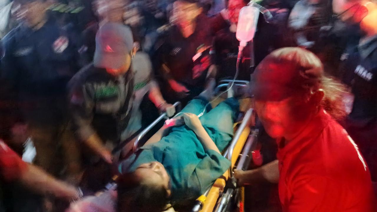 Potret Raungan Sirine Ambulans Bersaut-sautan Angkut Siswa Keracunan MBG di Bandung Barat