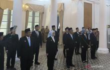 Gubernur Banten Andra Soni Lantik 10 Pejabat, Tekankan Manajemen Talenta dan Kinerja Profesional