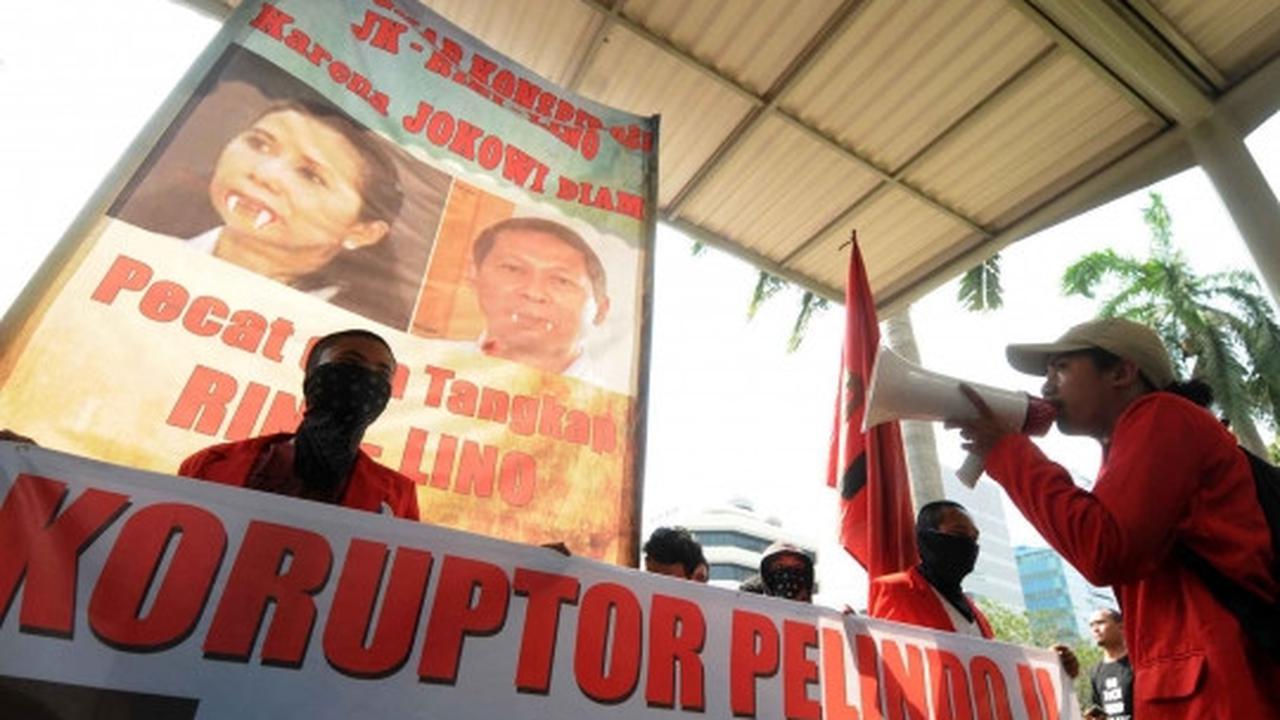 Mahasiswa geruduk KPK tuntut Menteri Rini dan RJ Lino ditangkap