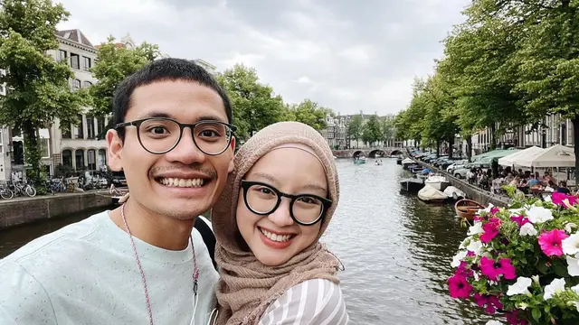 6 Potret Romantis YouTuber Gita Savitri dan Paul Andre, Pasangan yang Kini Jadi Sorotan