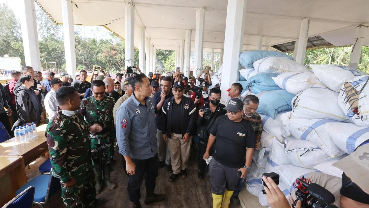 FOTO: AHY Pimpin Langsung Penanganan Cepat Pemulihan Banjir dan Longsor di Aceh Tamiang