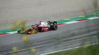 Pembalap Prema Racing, Sean Gelael, saat melakoni sesi kualifikasi F2 GP Austria. (Jagonya Ayam)