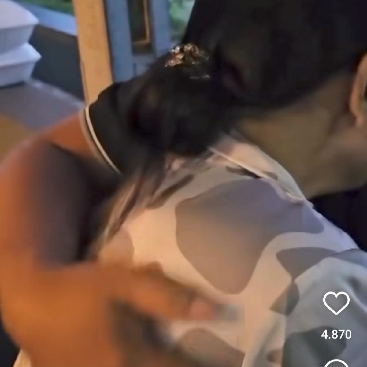 Potret Lolly Anak Nikita Mirzani Menangis Tersedu Dipelukan Pria, Netizen 'Papi Kandungkah?'