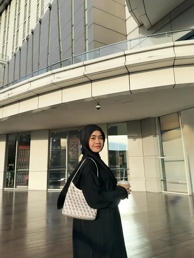 Potret Terbaru Alifa Lubis Berhijab (credit: instagram/alifalubis)