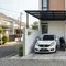 8 Desain Carport Sempit yang Tetap Muat Motor dan Mobil, Solusi Lahan Kecil