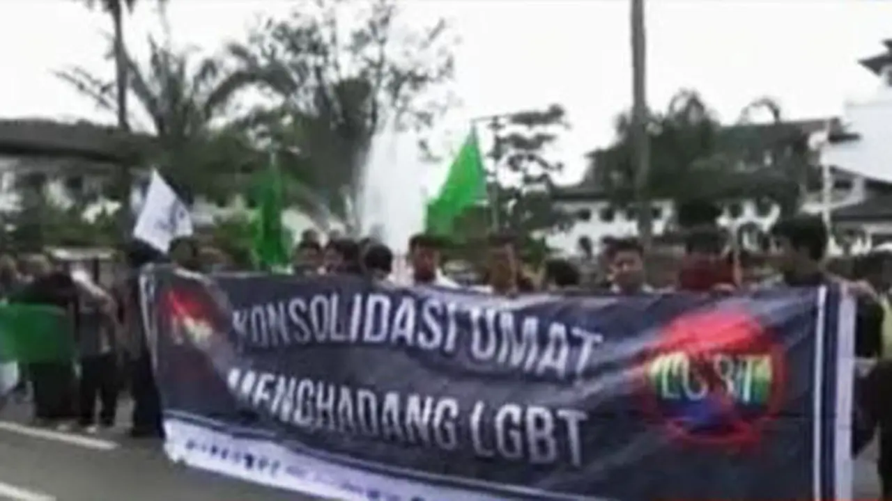 VIDEO: Aksi Penolakan LGBT di Sejumlah Daerah Tanah Air