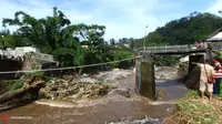 Korban Banjir Malang Ditemukan Terapung di Antara Eceng Gondok
