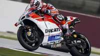 Andrea Dovizioso, optimistis Ducati mampu membuat kejutan dengan memenangi balapan MotoGP Qatar di Sirkuit Losail, Minggu (20/3/2016). (Motorsport)