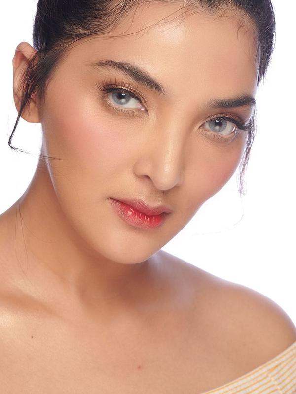 Penampilan Ashanty. (Foto: Instagram @ashanty_ash / @novianapramushinta / @kcosmetics.official)