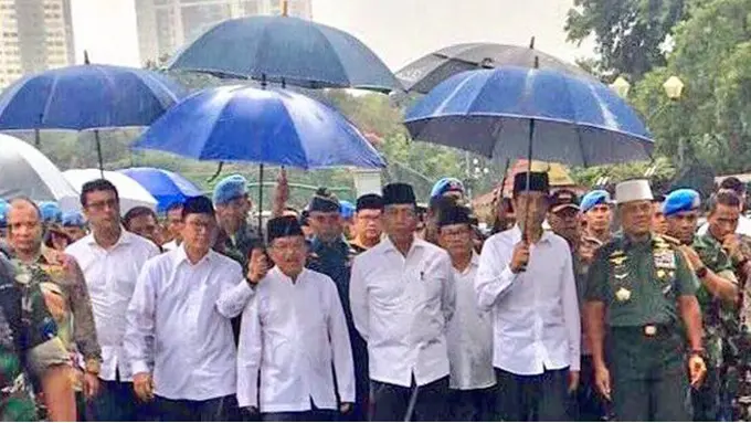 Usai Demo 212 Jakarta, Kaesang Unggah Foto Payung Jokowi