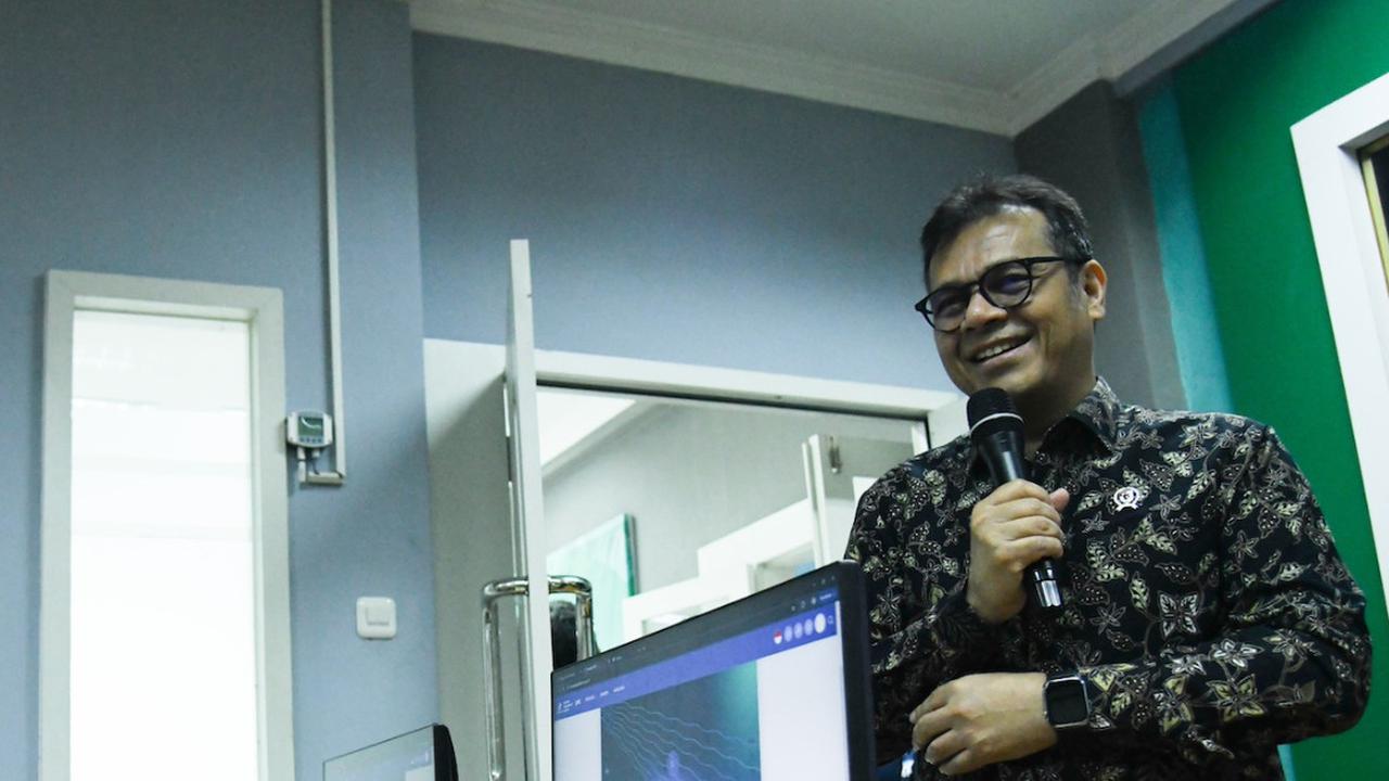 Respons Wamenkomdigi saat Luhut Punya Ide Ingin Bikin Super AI Sekelas DeepSeek dan OpenAI