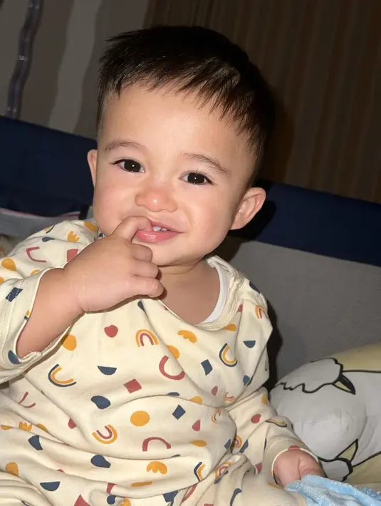 [Instagram/nathalieholscher]