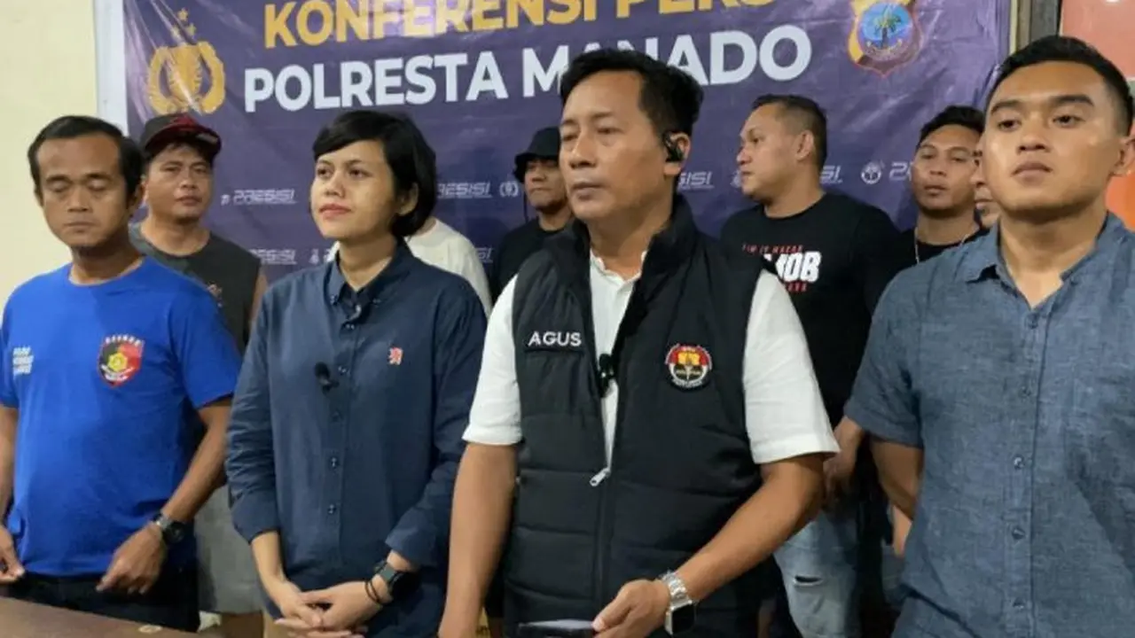 Aparat Polresta Manado, Senin (15/4/2024). saat menggelar konferensi pers mengungkap kasus penganiayaan, kekerasan seksual serta pembunuhan yang terjadi di Kecamatan Mandolang, Kabupaten Minahasa.