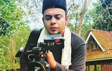 Kepala Tertunduk Ditutup Topi & Masker, Potret Artis Rio Reifan Tes Kesehatan Usai Ditangkap Kelima Kali Gara-Gara Narkoba