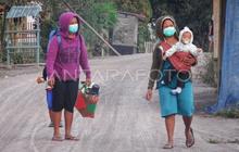 PVMBG Imbau Masker Gunung Lewotobi, Warga Wajib Waspada Hujan Abu dan Potensi Lahar Hujan