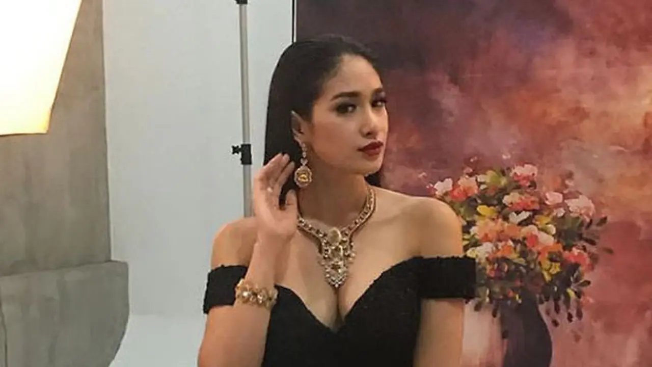 Shwe Eain Si Miss Myanmar yang dicabur gelarnya
