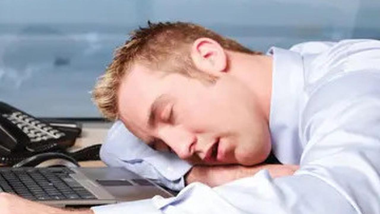 Unik, Pria Ini Dapat Rp 762 Juta Gara-Gara Tidur di Kantor