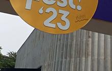 Penampilan Komika Bikin Penonton JICOMFEST 2023 Tertawa Ngakak