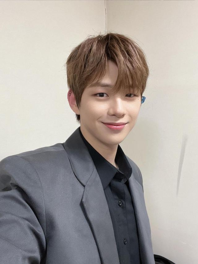 Potret Tampan Kang Daniel yang Buat Jatuh Hati