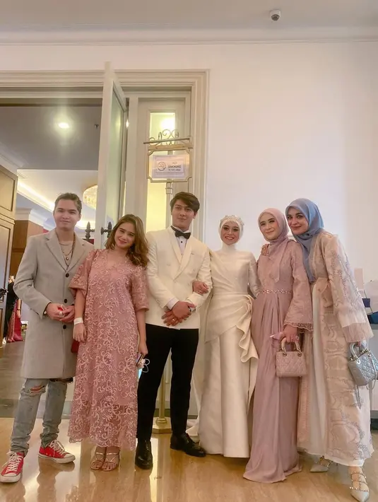 Artis di Tasyakuran Lesti dan Billar (Instagram/ryana_dea)