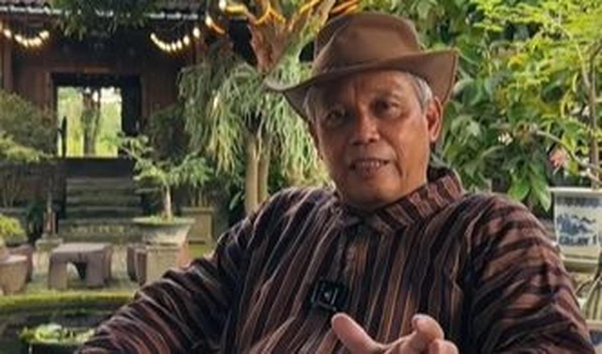 <i>"Untuk mengisi masa pensiun saya pengin ada aktivitas yang menyenangkan. <br><br>Dulu saya bekerja di Angkatan Udara dengan pangkat terakhir Marskal Pertama,"</i>